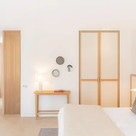 Le Couvent Des Minimes, Un & L'occitane En Provence Mane (Alpes-de-Haute-Provence)