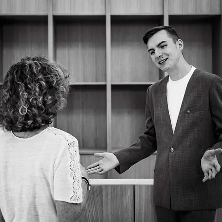 Le Couvent Des Minimes, Un & L'occitane En Provence Mane (Alpes-de-Haute-Provence)